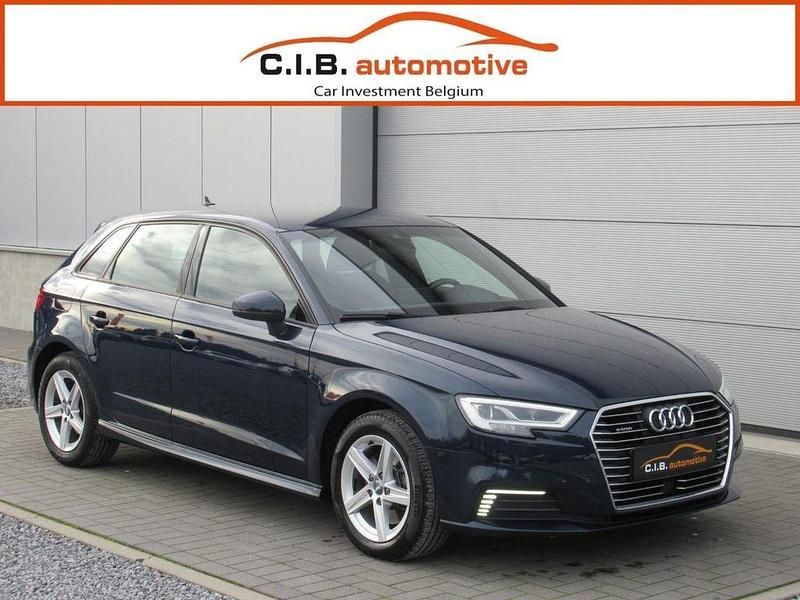 Blau Gebraucht 2020 Audi A3 Sportback e-tron Sport Kleinwagen | 16.928 € (Superpreis) - Bild 1/4