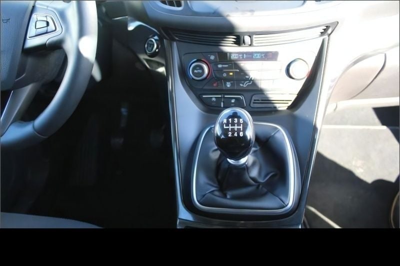 Gebraucht Ford Kuga Titanium 150 PS (110 kW) 2019 Weiß SUV