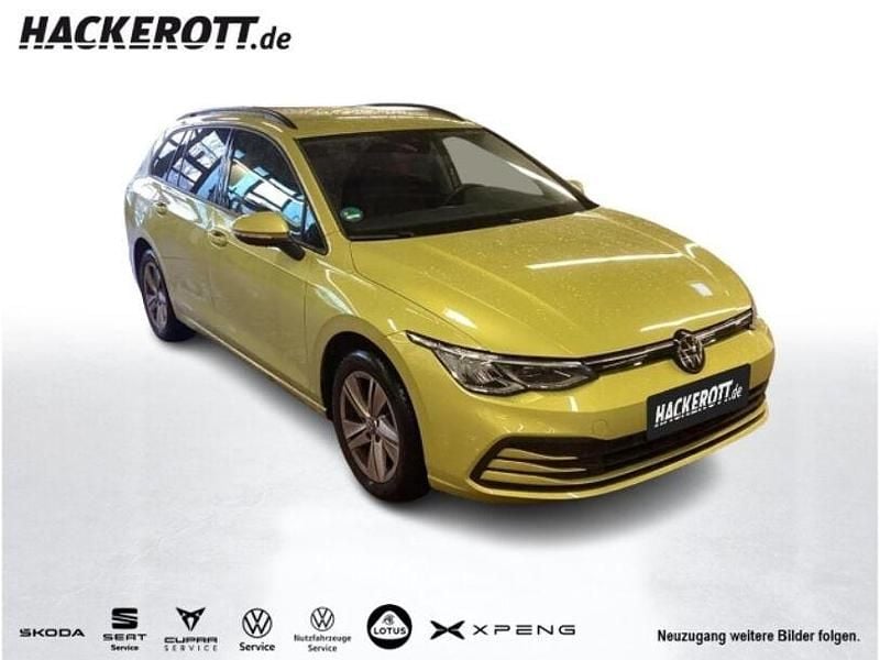 Gelb Gebraucht 2023 VW Golf VIII Life Kombi | 23.480 € (Guter Preis) - Bild 1/3