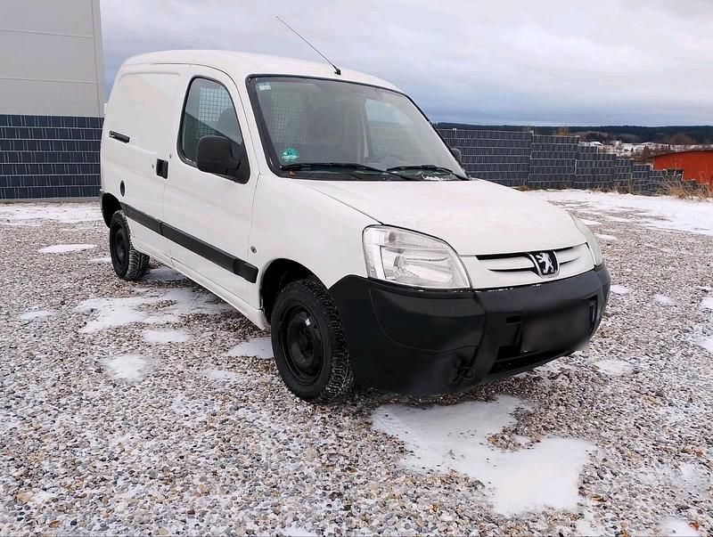 Weiß Gebraucht 2011 Peugeot Partner Van / Kleinbus | 4.650 € (Guter Preis) - Bild 1/4