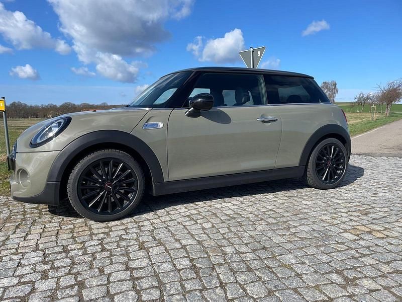 Gebraucht Mini Cooper S Chili 192 PS (141 kW) 2019 Grau Kleinwagen