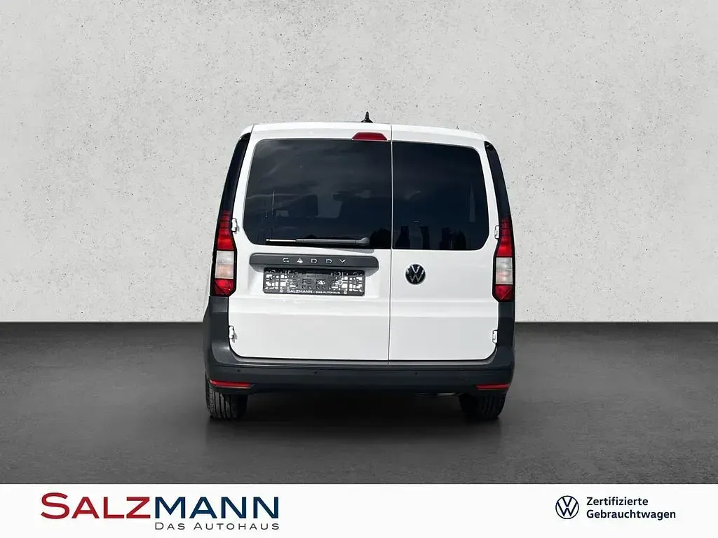 Gebraucht VW Caddy Basis 114 PS (83 kW) 2022 Candy weiß Van / Kleinbus