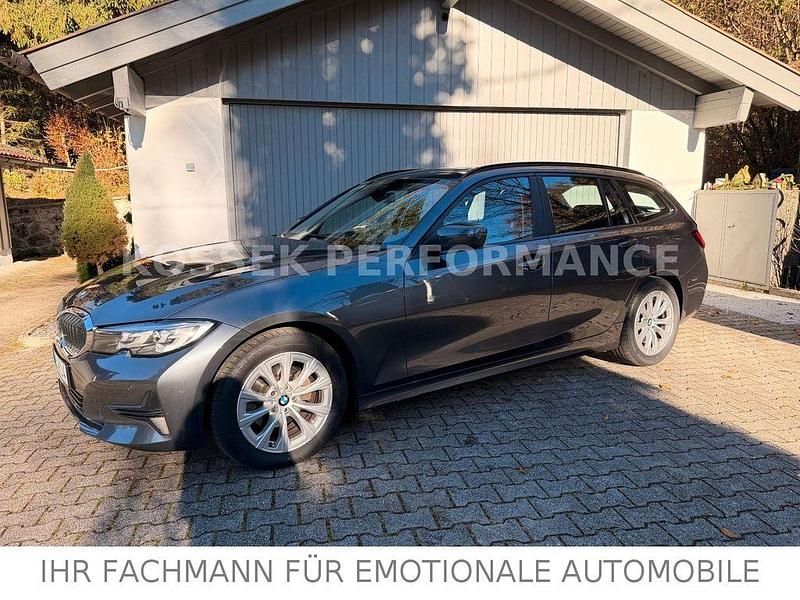 Grau Gebraucht 2022 BMW 320 Advantage Kombi | 19.490 € (Fairer Preis) - Bild 1/4