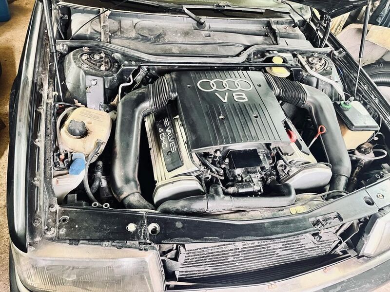 Schwarz Gebraucht 1988 Audi V8 Limousine | 5.000 € - Bild 1/4