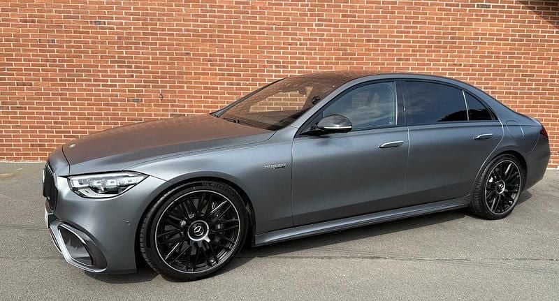 Grau Gebraucht 2024 Mercedes S63 AMG AMG Limousine | 213.010 € (Etwas zu teuer) - Bild 1/4
