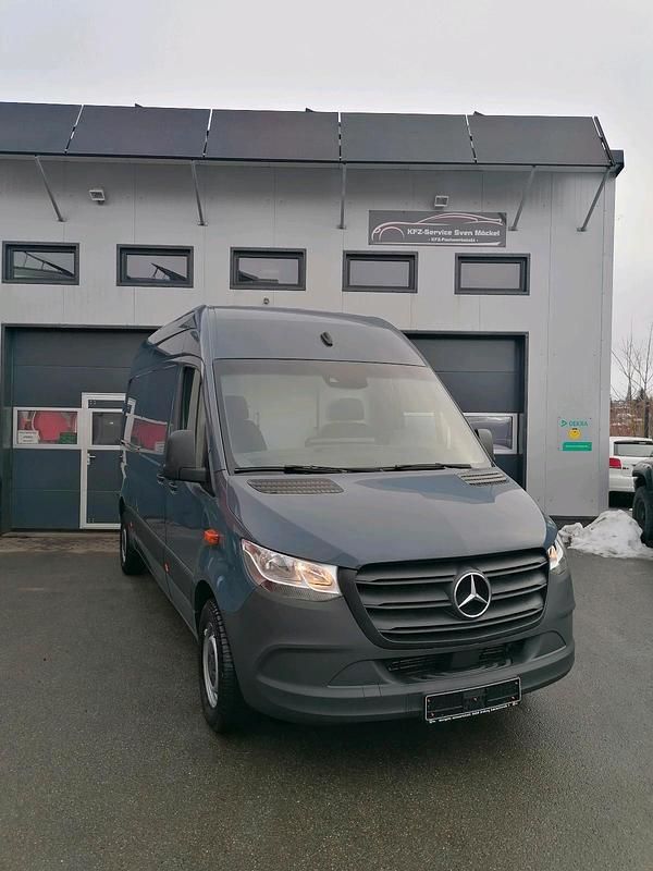 Gebraucht Mercedes Sprinter 143 PS (105 kW) 2020 Grau Van