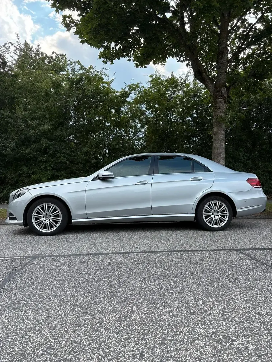 Gebraucht Mercedes E200 136 PS (100 kW) 2015 Silber Limousine