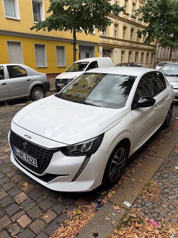 Weiß Gebraucht 2022 Peugeot 208 Allure Kleinwagen | 13.500 € (Guter Preis) - Bild 1/4