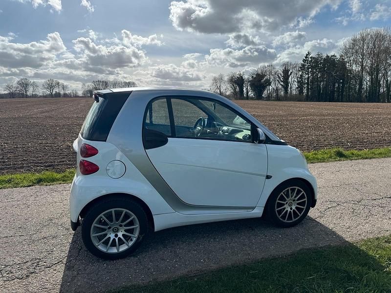 Gebraucht Smart ForTwo Coupé 71 PS (52 kW) 2008 Weiß Coupé
