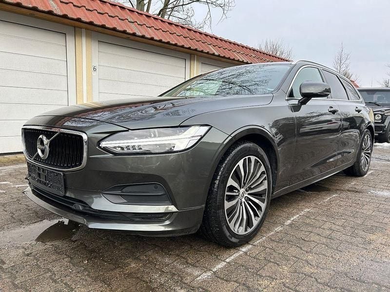 Gebraucht Volvo V90 Momentum 150 PS (110 kW) 2020 Grau Kombi