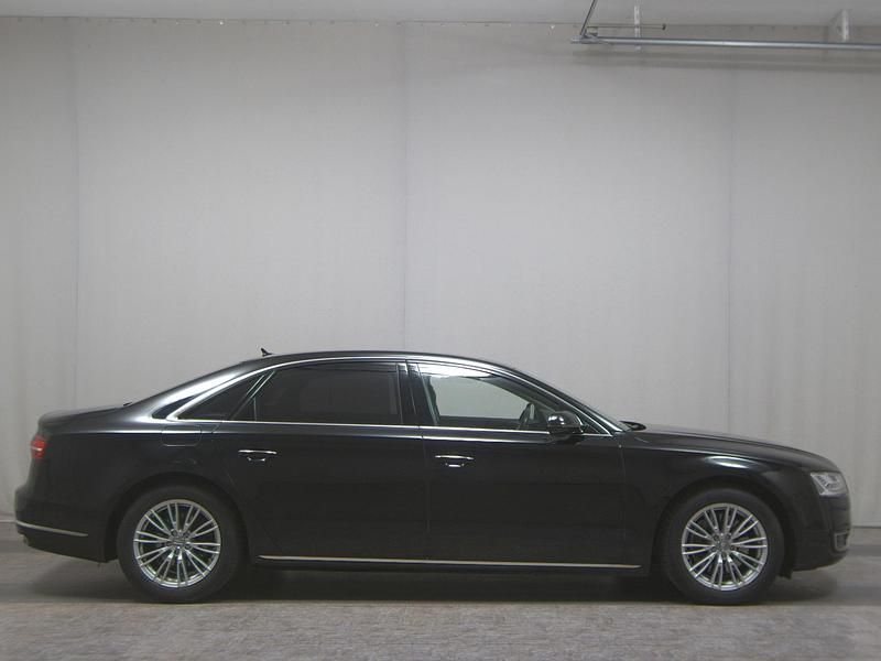Brillantschwarz Gebraucht 2017 Audi A8L Ambiente Limousine | 19.950 € - Bild 1/4