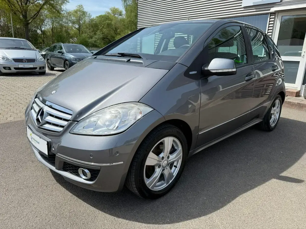 Gebraucht Mercedes A180 Avantgarde 116 PS (85 kW) 2010 Grau Limousine