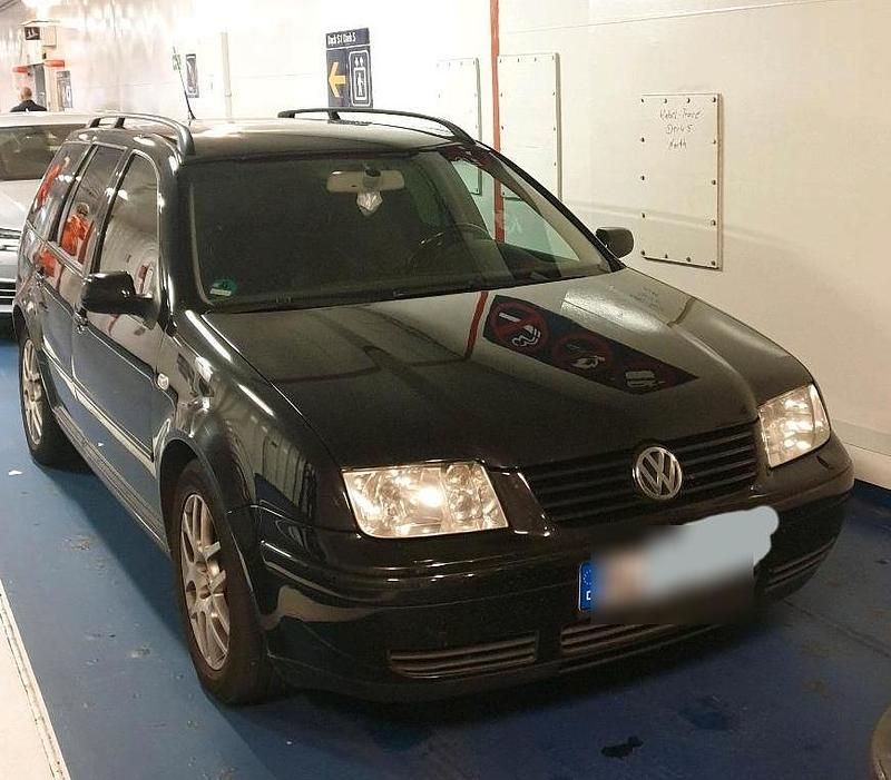 Schwarz Gebraucht 2002 VW Bora Kombi | 800 € (Guter Preis) - Bild 1/4