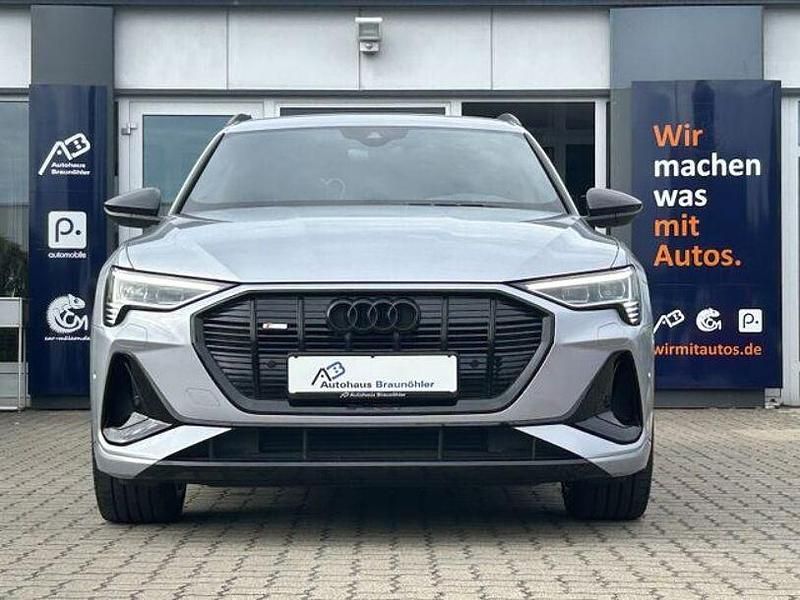 Florettsilber Gebraucht 2022 Audi e-tron S-Line SUV | 32.950 € (Guter Preis) - Bild 1/4