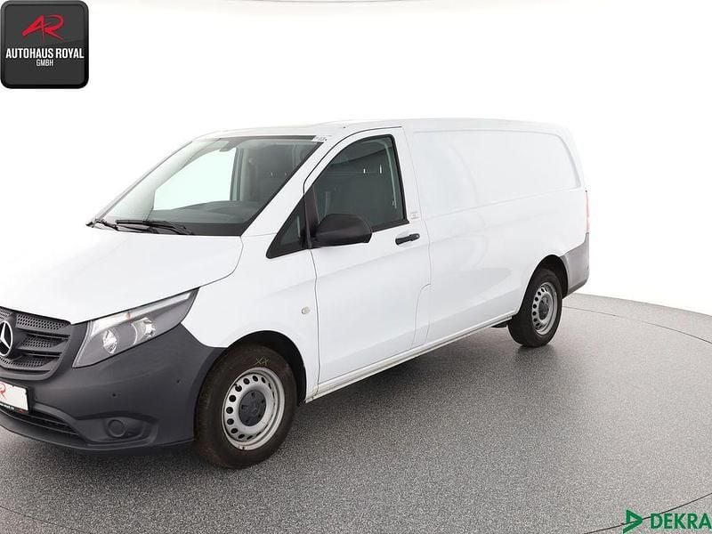 Weiß Gebraucht 2020 Mercedes Vito Van / Kleinbus | 16.880 € (Superpreis) - Bild 1/4