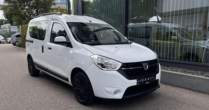 Weiß Gebraucht 2018 Dacia Dokker Comfort Van | 9.900 € (Fairer Preis) - Bild 1/4