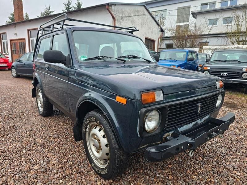 Grün Gebraucht 2015 Lada Taiga SUV | 5.500 € (Superpreis) - Bild 1/4