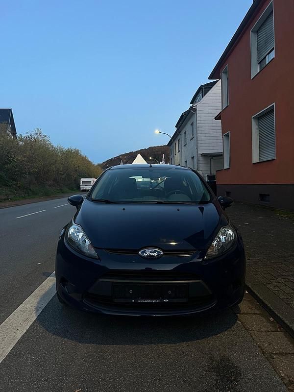 Gebraucht Ford Fiesta 60 PS (44 kW) 2009 Blau Kleinwagen