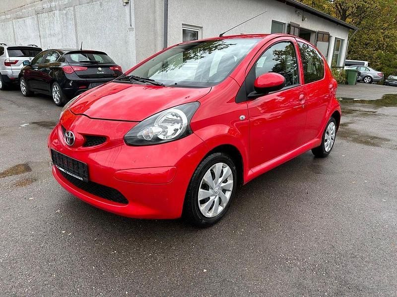 Rot Gebraucht 2006 Toyota Aygo Cool Kleinwagen | 1.999 € (Etwas zu teuer) - Bild 1/4