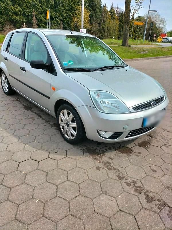 Gebraucht Ford Fiesta 80 PS (58 kW) 2003 Silber Kleinwagen