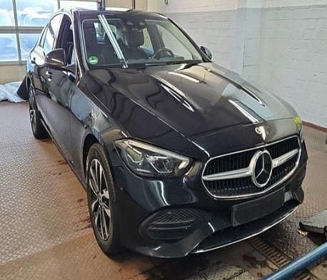 Schwarz Gebraucht 2022 Mercedes C300e Avantgarde Limousine | 27.399 € (Teuer) - Bild 1/4
