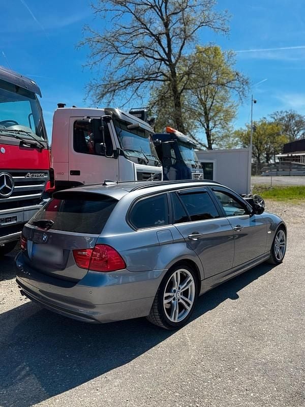 Usata BMW 318 143 CV (105 kW) 2012 Grigio Station wagon