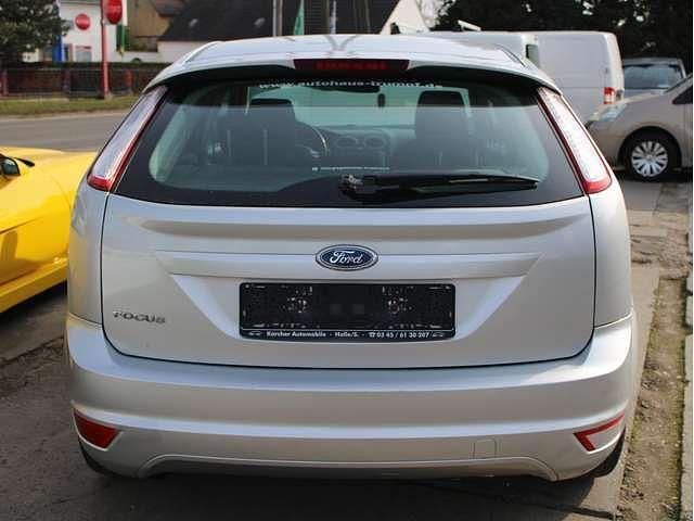 Gebraucht Ford Focus Titanium 101 PS (74 kW) 2009 Visionblau Kleinwagen