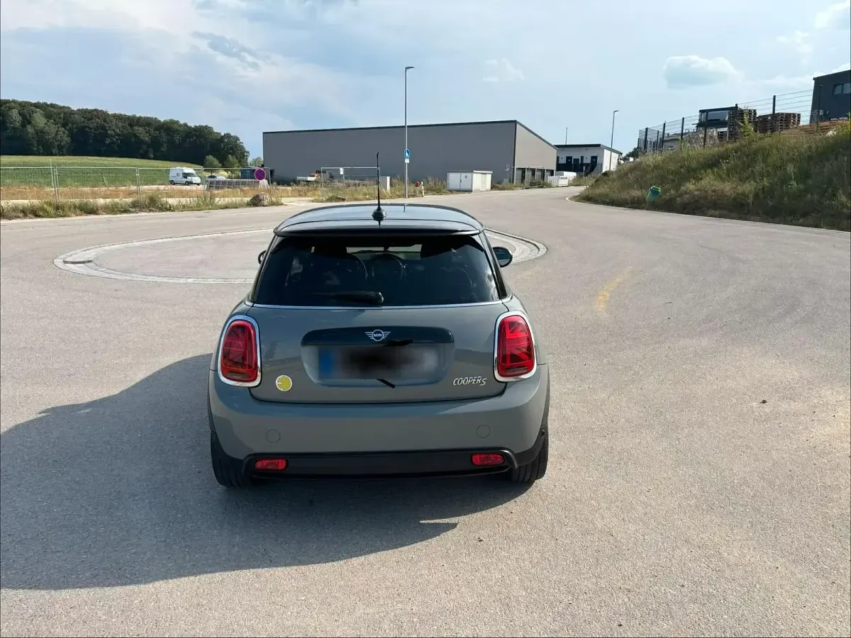 Gebraucht Mini Cooper SE Classic 135 kW (184 PS) 2021 Grau Kleinwagen