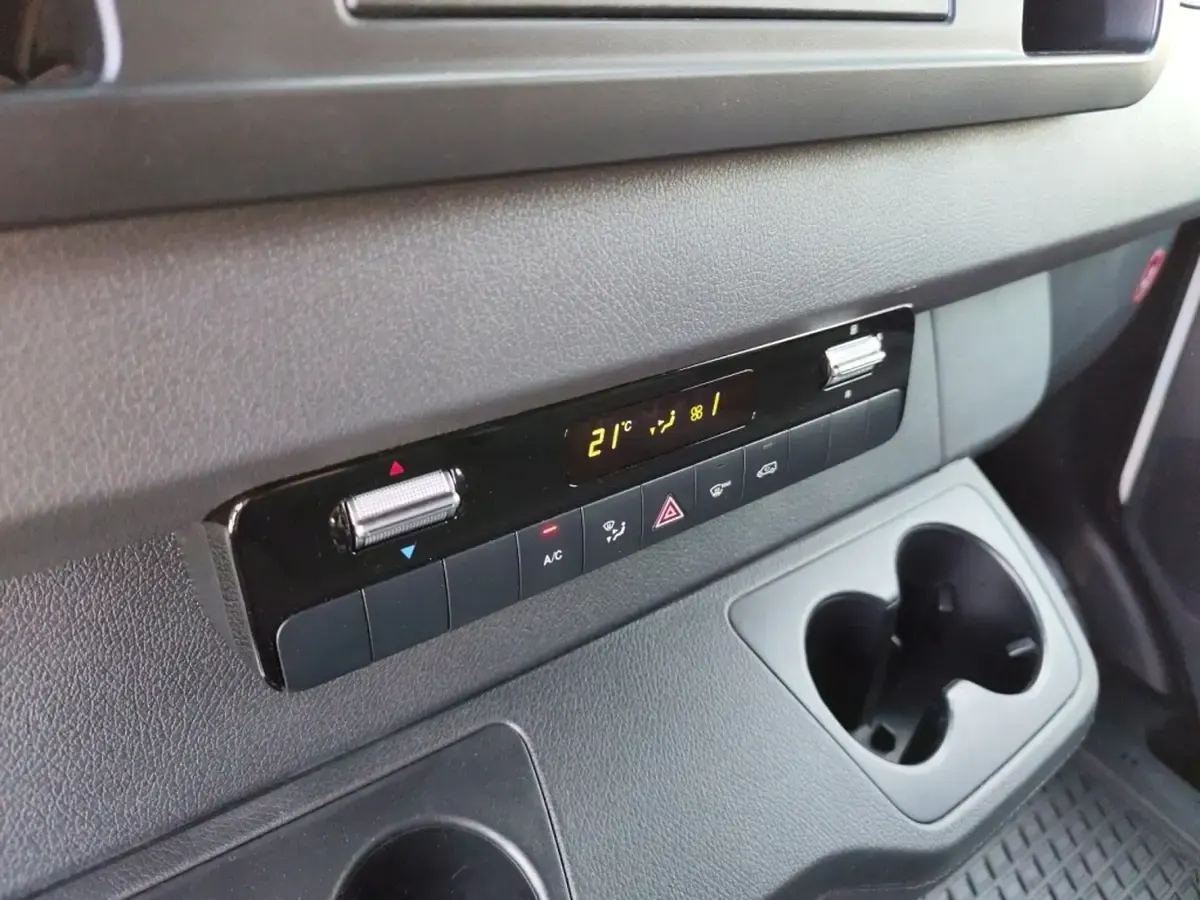 Gebraucht Mercedes E-Sprinter 62 kW (85 PS) 2024 Arktikweiß Van