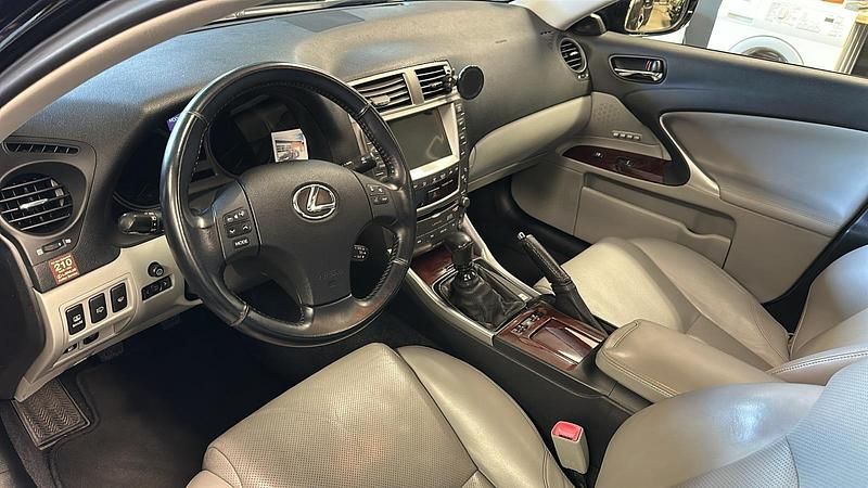 Gebraucht Lexus IS220d 177 PS (130 kW) 2008 Schwarz Limousine