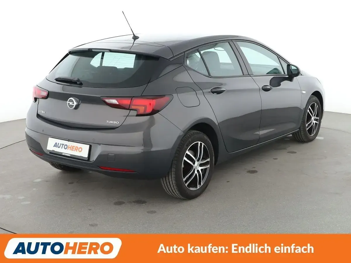 Gebraucht Opel Astra Edition 125 PS (91 kW) 2016 Grau Limousine