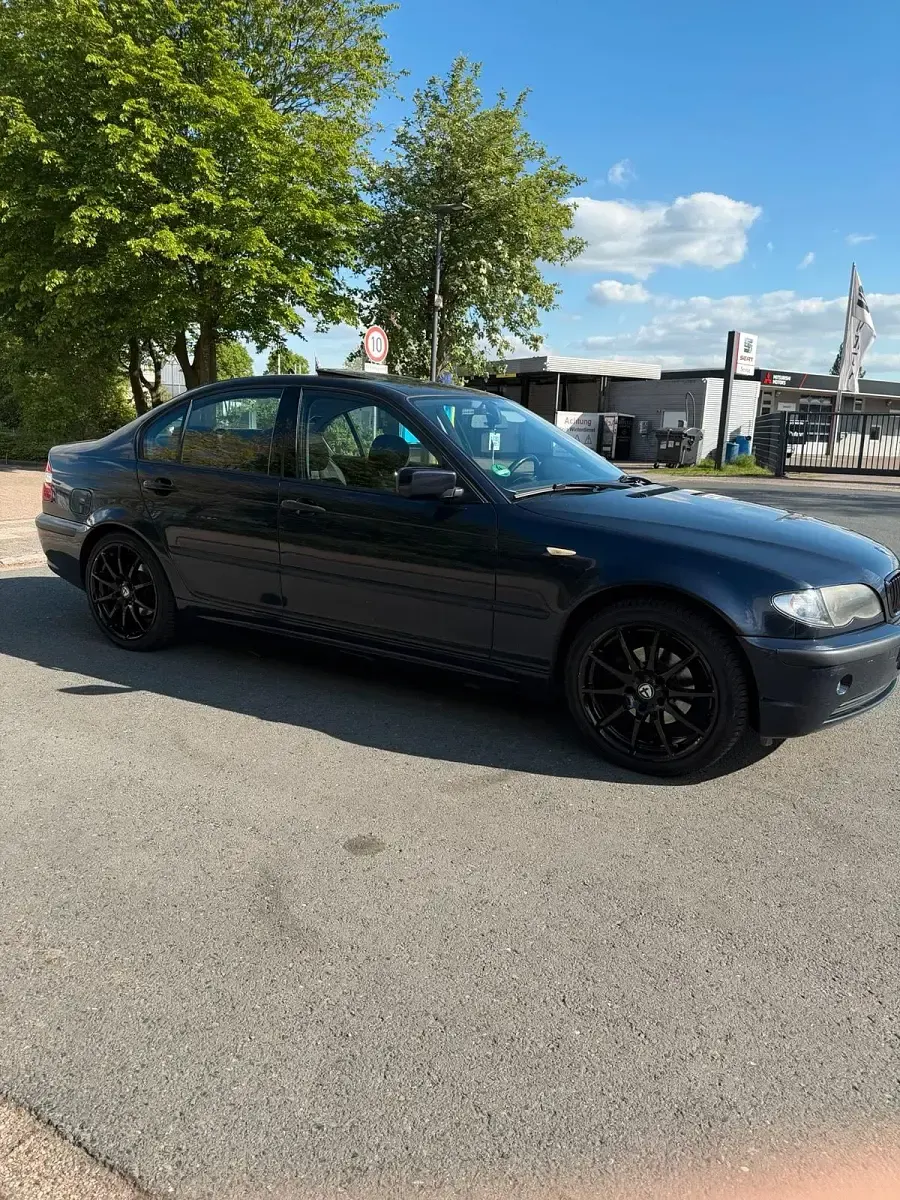 Brugt BMW 318 143 HK (105 kW) 2005 Blå Sedan