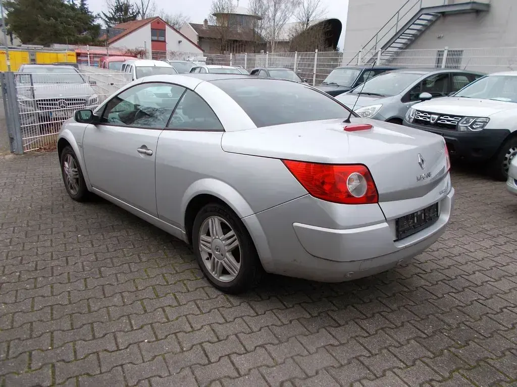 Gebraucht Renault Mégane Cabriolet Dynamique 135 PS (99 kW) 2008 Grau Cabrio