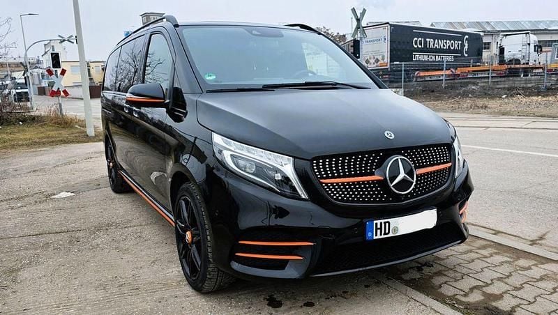Gebraucht Mercedes V300 Avantgarde Edition 239 PS (175 kW) 2020 Schwarz Van / Kleinbus