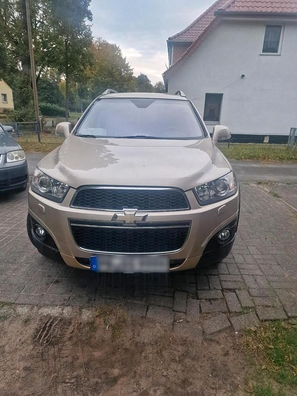 Braun Gebraucht 2012 Chevrolet Captiva SUV | 5.000 € (Superpreis) - Bild 1/4