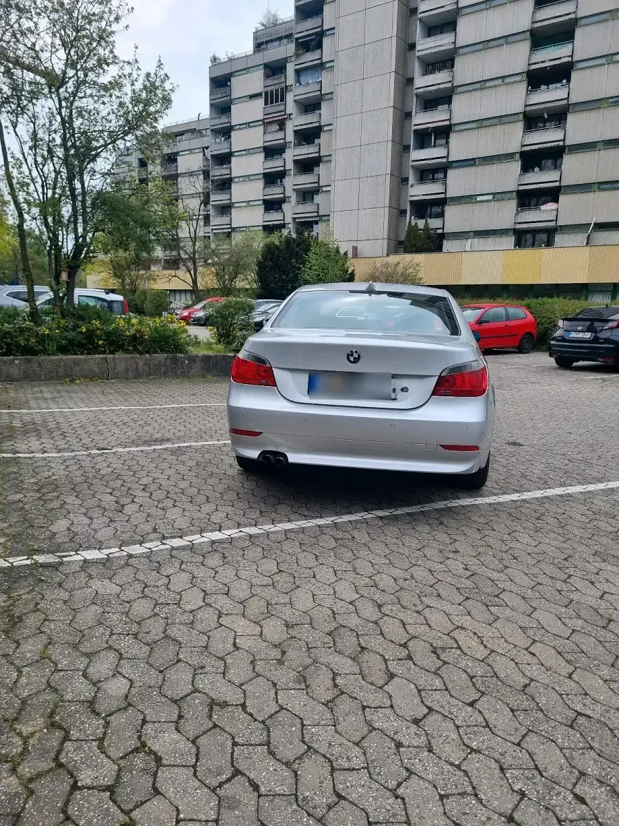 Gebraucht BMW 520 170 PS (125 kW) 2005 Silber Limousine