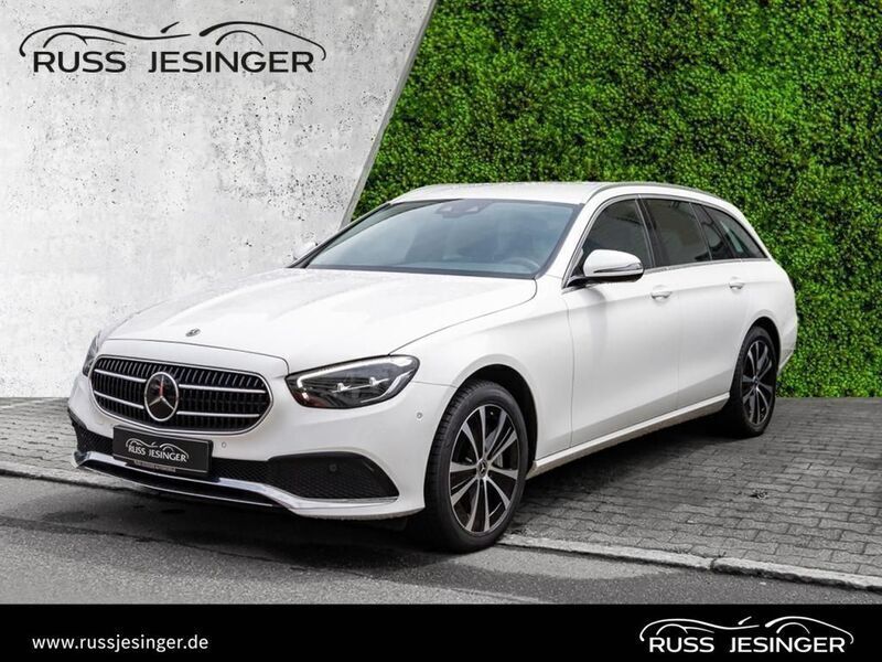 Weiß Gebraucht 2021 Mercedes E300 Avantgarde Limousine | 29.880 € (Guter Preis) - Bild 1/4