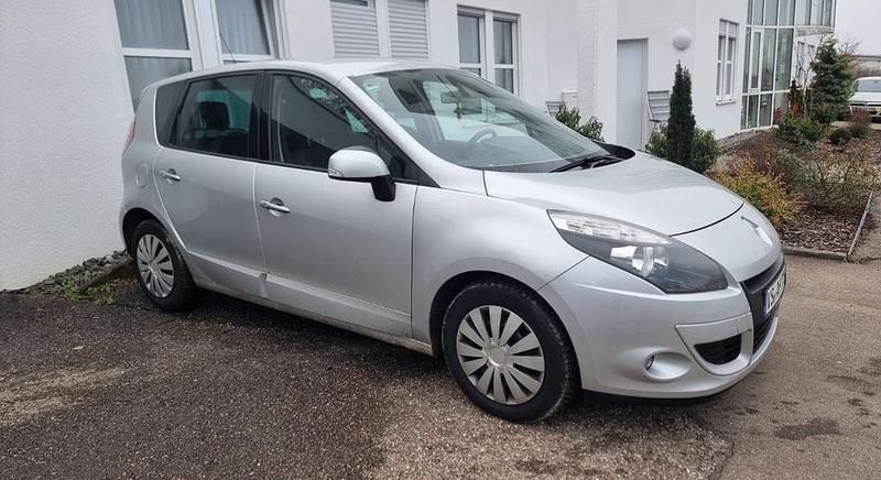 Grau Gebraucht 2009 Renault Scénic III Van / Kleinbus | 4.590 € (Guter Preis) - Bild 1/4