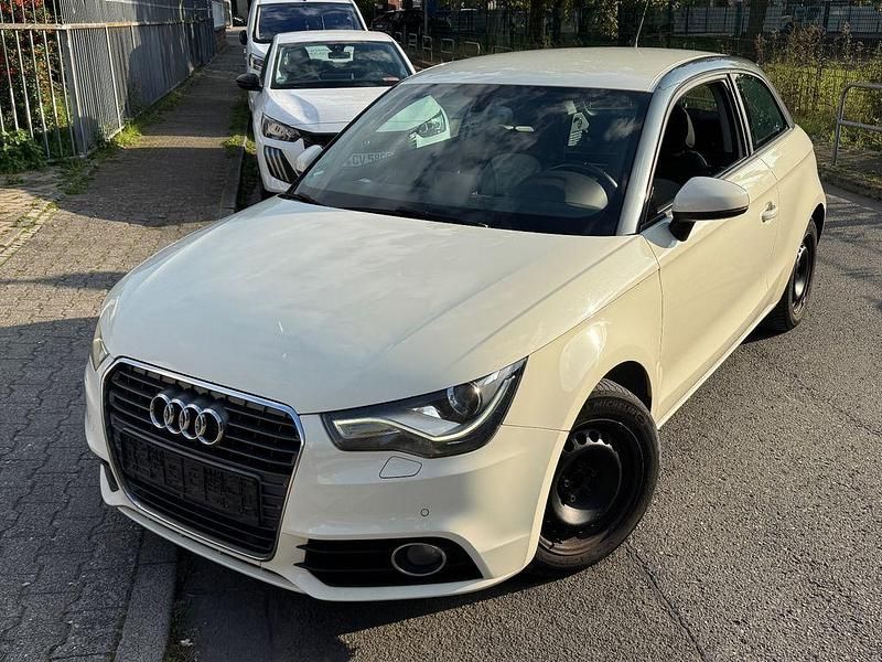 Weiß Gebraucht 2011 Audi A1 Ambition Kleinwagen | 6.222 € (Fairer Preis) - Bild 1/4