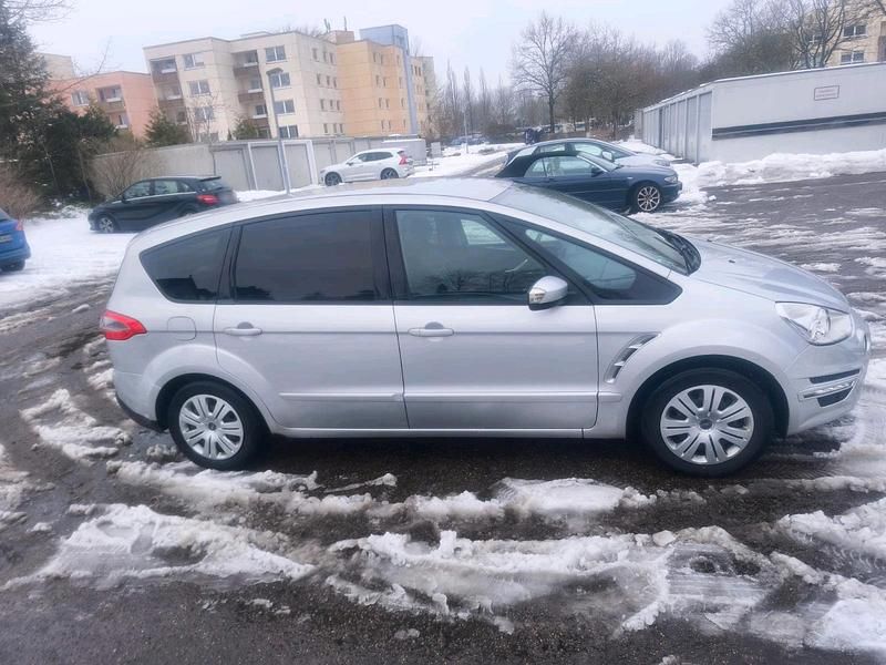 Second-hand Ford S-MAX S 144 CP (105 kW) 2010 Monovolum