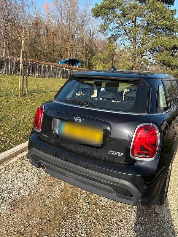 Używany Mini Cooper 136 KM (100 kW) 2022 Czarny Hatchback