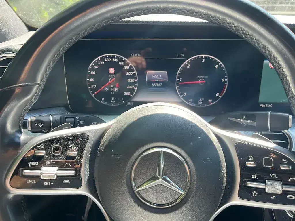 Gebraucht Mercedes E220 194 PS (142 kW) 2018 Grau Limousine