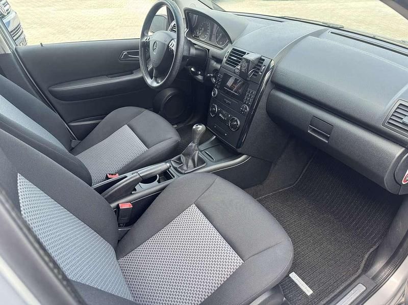 Gebraucht Mercedes A150 95 PS (69 kW) 2007 Polarsilber  metalliclack Kleinwagen