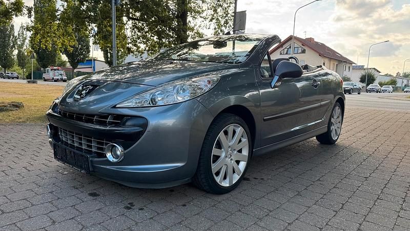 Grau Gebraucht 2007 Peugeot 207 CC Cabrio | 3.999 € (Fairer Preis) - Bild 1/4
