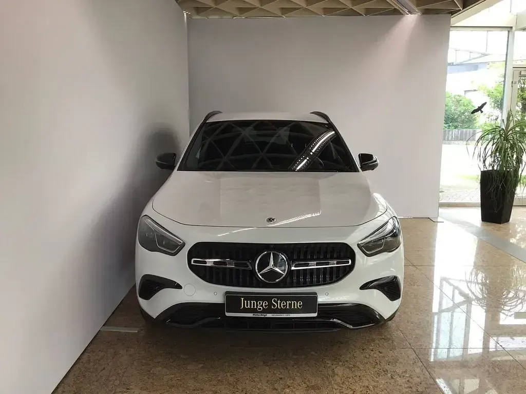Gebraucht Mercedes GLA250 Progressive 224 PS (164 kW) 2023 Weiß SUV