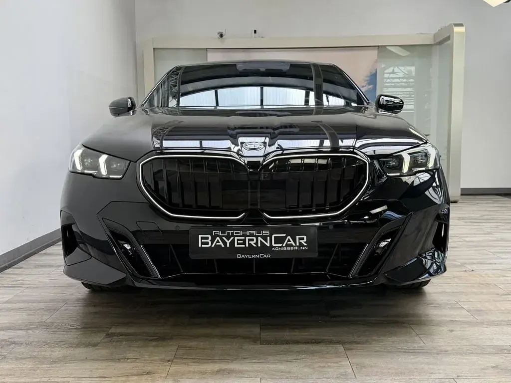 Gebraucht BMW 540 M Sport 303 PS (222 kW) 2025 (0475) saphirschwarz metallic Limousine