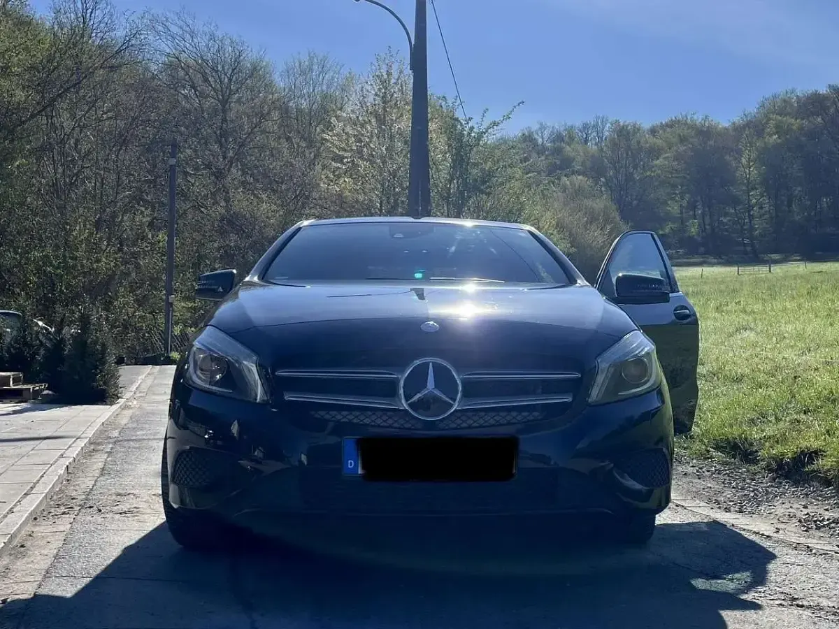 Gebraucht Mercedes A200 156 PS (114 kW) 2014 Schwarz Kleinwagen