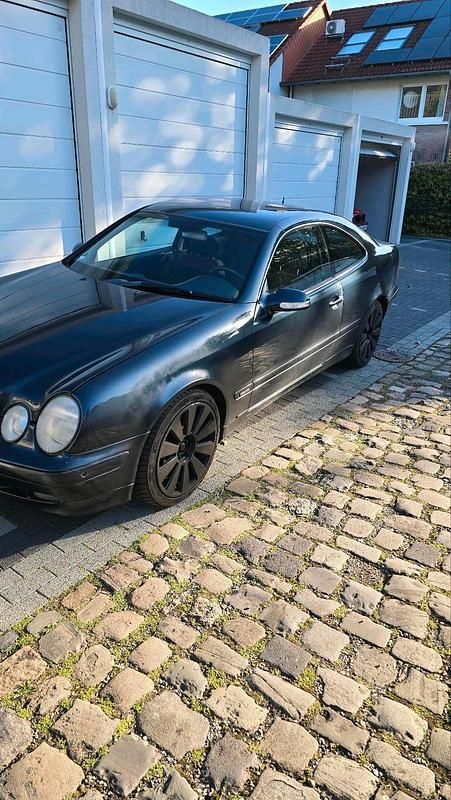 Blau Gebraucht 2000 Mercedes CLK320 Coupé | 1.250 € (Superpreis) - Bild 1/4