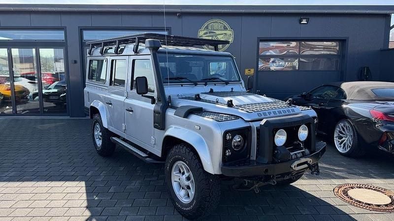 Gebraucht Land Rover Defender 122 PS (89 kW) 2015 Indus silver Kombi