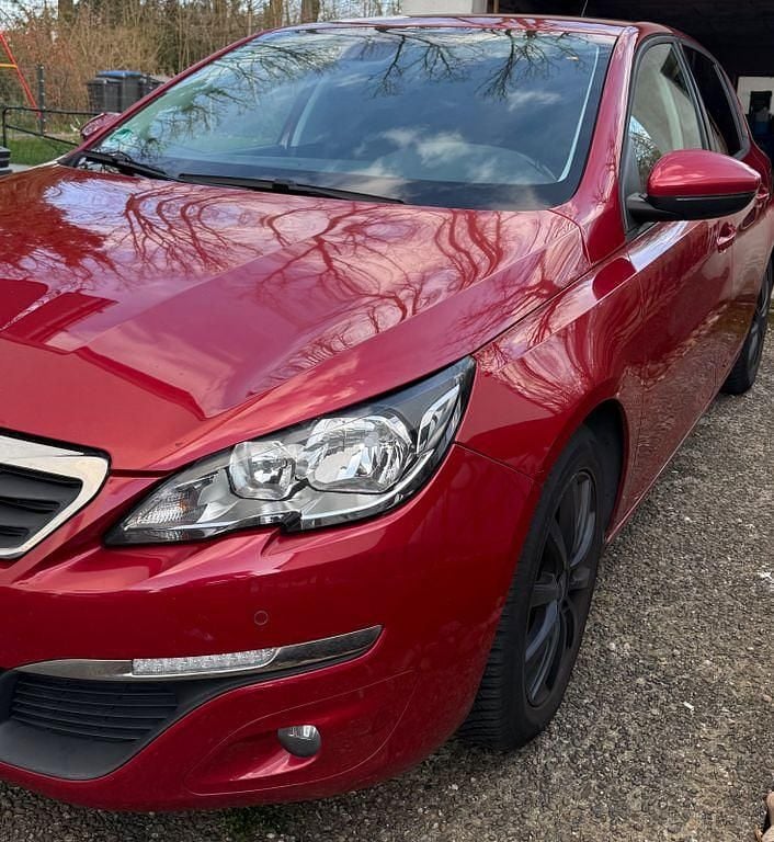 Gebraucht Peugeot 308 131 PS (96 kW) 2014 Rot Limousine